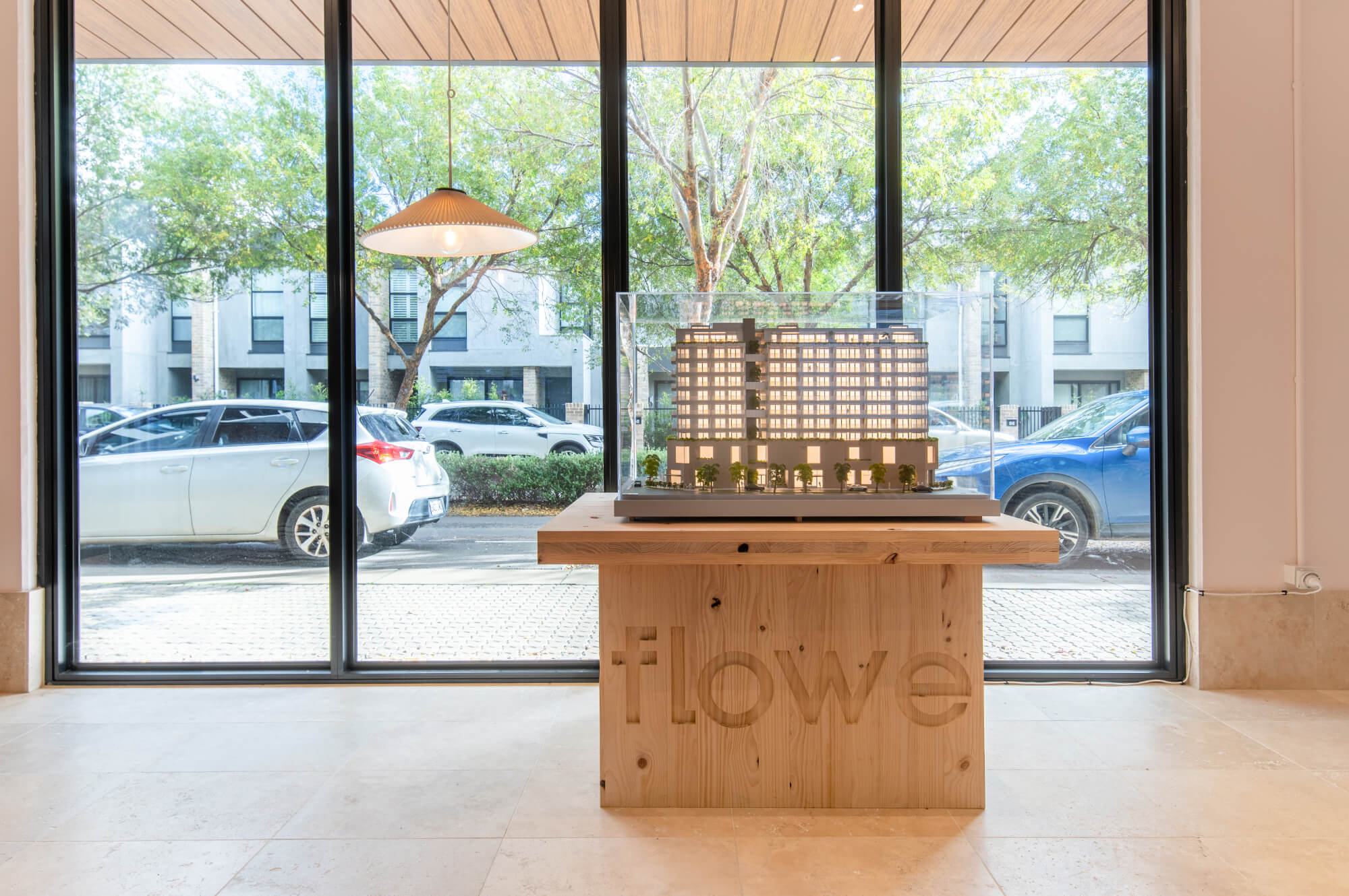 FLOWE<br>BOWDEN